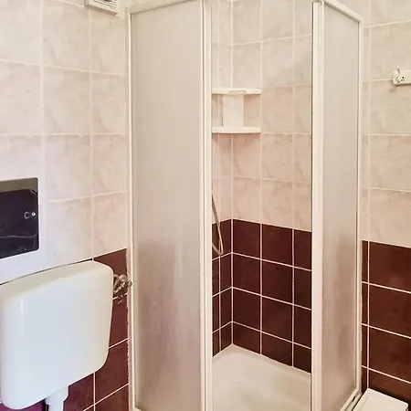 1 Bedroom Awesome In